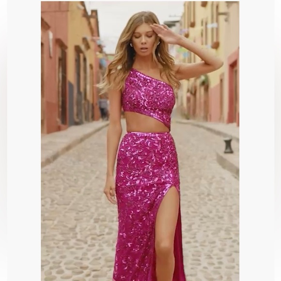 Sherri hill hot pink prom dress